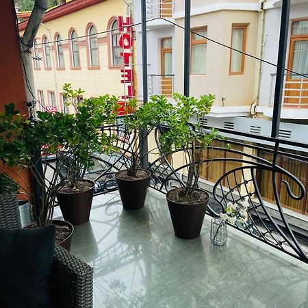 Apart Voyage Batumi Eksteriør bilde